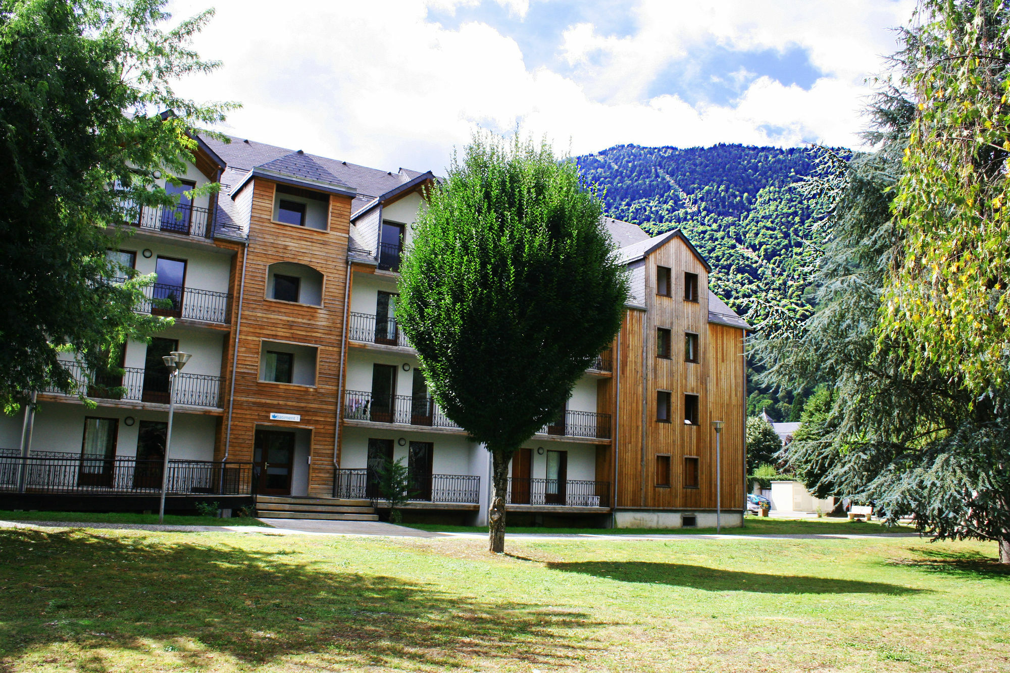 Residence Les Jardins De Ramel By Popinns Bagnères-de-Luchon Zewnętrze zdjęcie